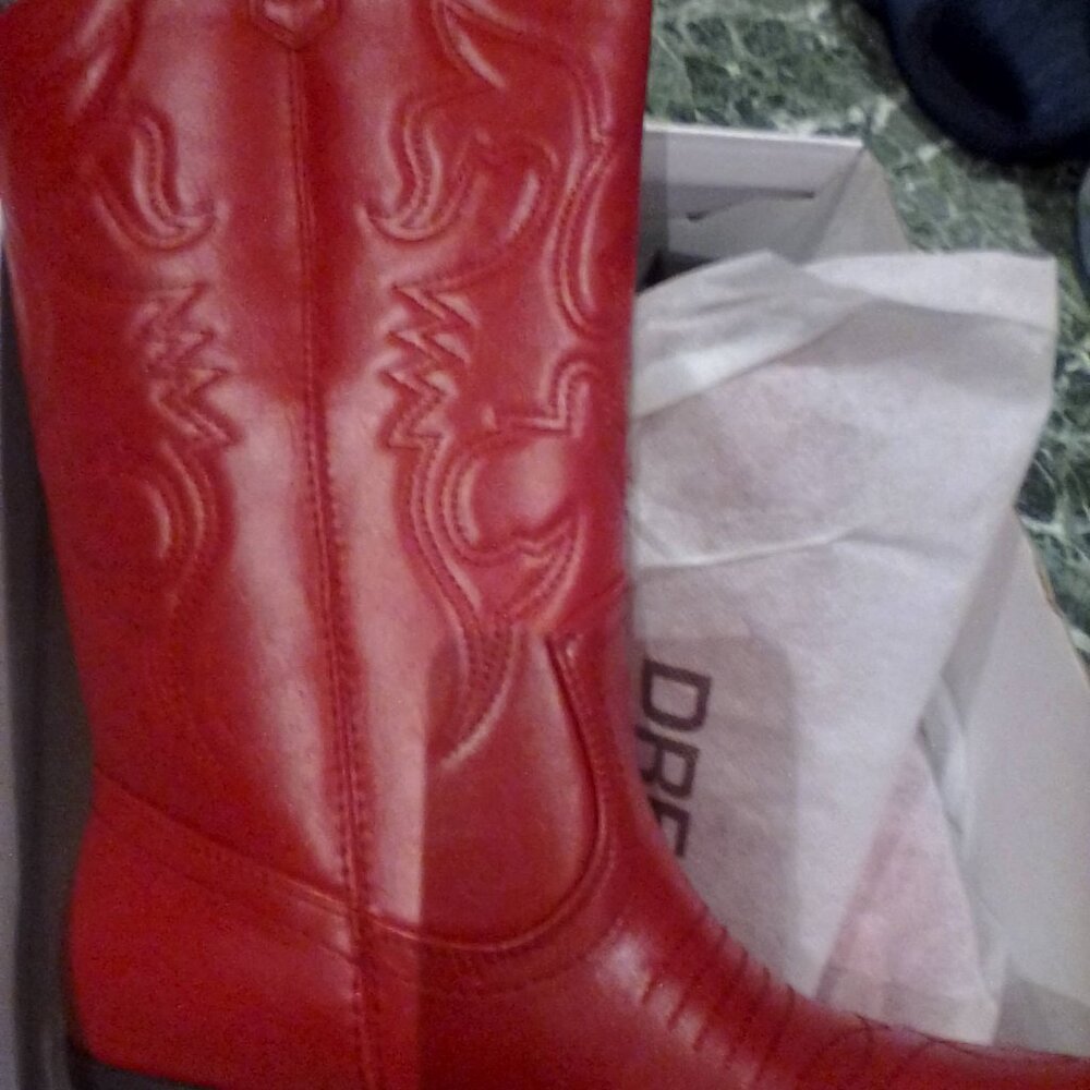 size 8.5 Dream Pair Boots
